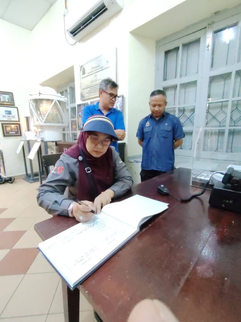 Lawatan kerja Pengarah Tanah dan Galian Melaka bersama agensi teknikal melibatkan Jabatan Laut  dan Jabatan Perhutanan